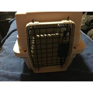 Boots and Barkley Airline Approved Pet carrier for small Dogs & Caps with Dish